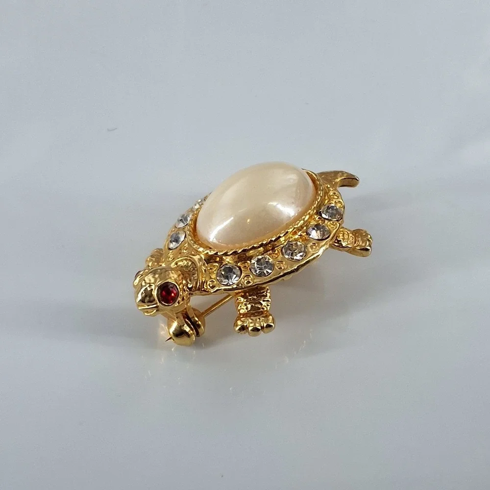 Vintage Gold Tone Turtle Brooch Faux Pearl‎ Rhinestone Shell Red Eyes Pin